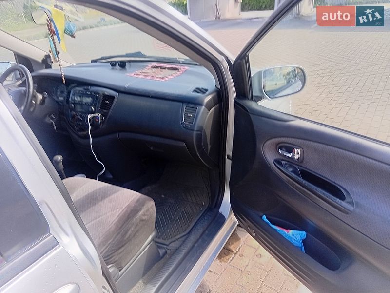 Минивэн Mazda MPV 2002 в Иваничах