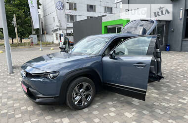 Внедорожник / Кроссовер Mazda MX-30 2020 в 