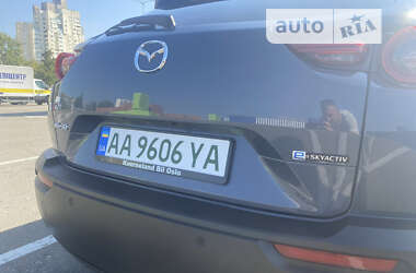Внедорожник / Кроссовер Mazda MX-30 2020 в Киеве
