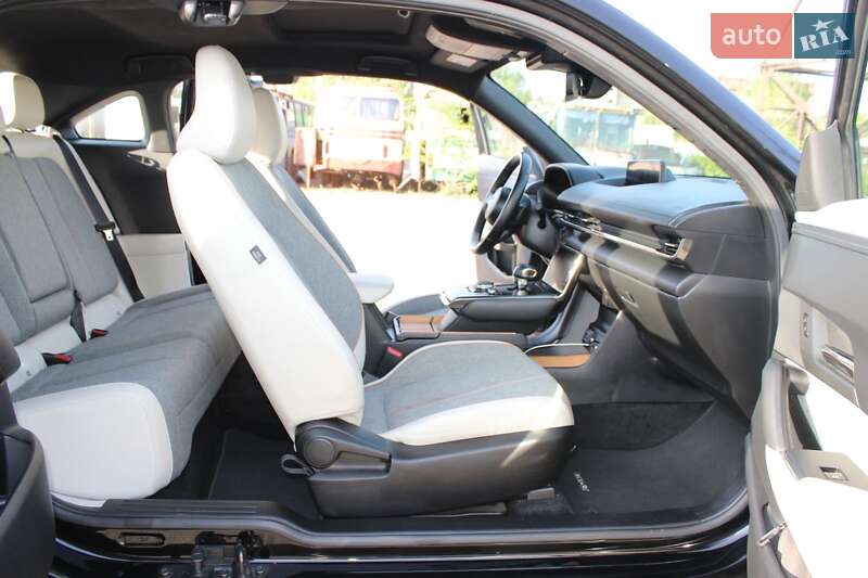 Внедорожник / Кроссовер Mazda MX-30 2021 в Запорожье
