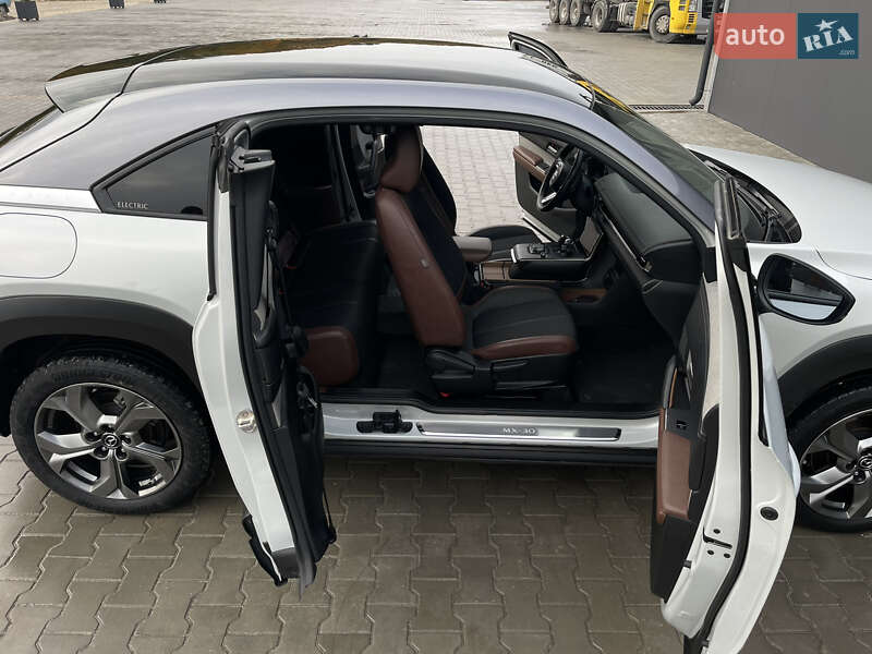 Внедорожник / Кроссовер Mazda MX-30 2020 в Тернополе