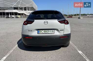 Позашляховик / Кросовер Mazda MX-30 2020 в 
