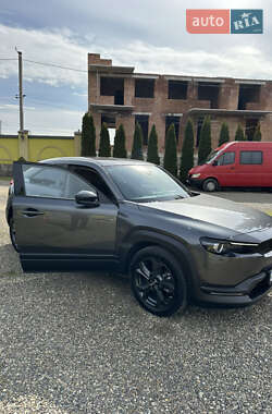 Внедорожник / Кроссовер Mazda MX-30 2020 в 