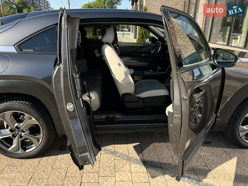 Внедорожник / Кроссовер Mazda MX-30 2020 в Ивано-Франковске