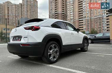 Внедорожник / Кроссовер Mazda MX-30 2020 в 