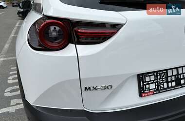 Внедорожник / Кроссовер Mazda MX-30 2020 в 