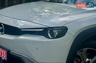 Внедорожник / Кроссовер Mazda MX-30 2020 в 
