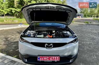 Внедорожник / Кроссовер Mazda MX-30 2020 в 