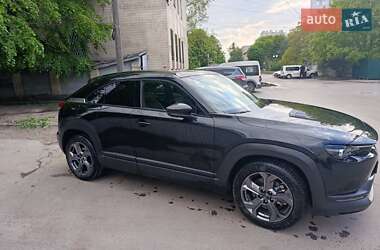 Позашляховик / Кросовер Mazda MX-30 2020 в 