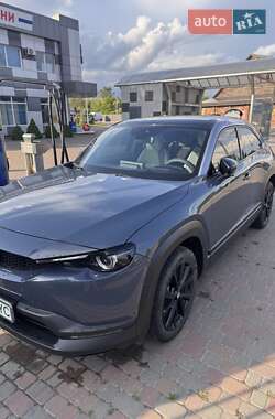 Позашляховик / Кросовер Mazda MX-30 2020 в 