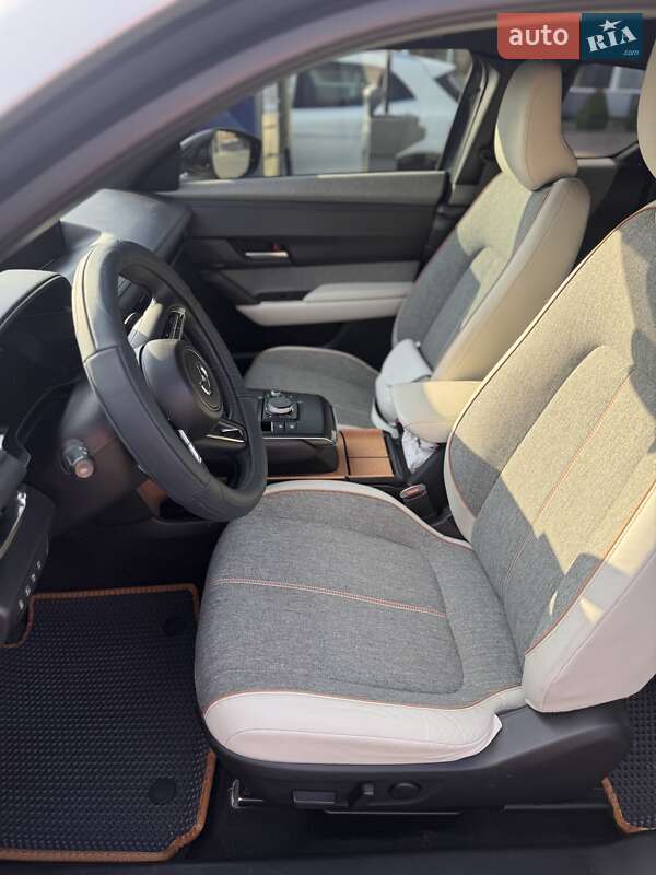 Внедорожник / Кроссовер Mazda MX-30 2020 в Сарнах