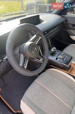 Позашляховик / Кросовер Mazda MX-30 2020 в 