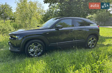 Внедорожник / Кроссовер Mazda MX-30 2023 в 
