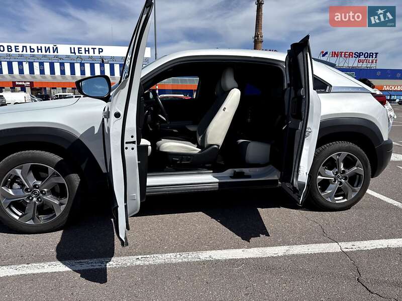 Позашляховик / Кросовер Mazda MX-30 2021 в Львові