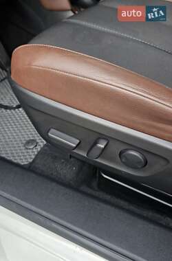 Внедорожник / Кроссовер Mazda MX-30 2021 в 
