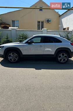 Внедорожник / Кроссовер Mazda MX-30 2020 в 