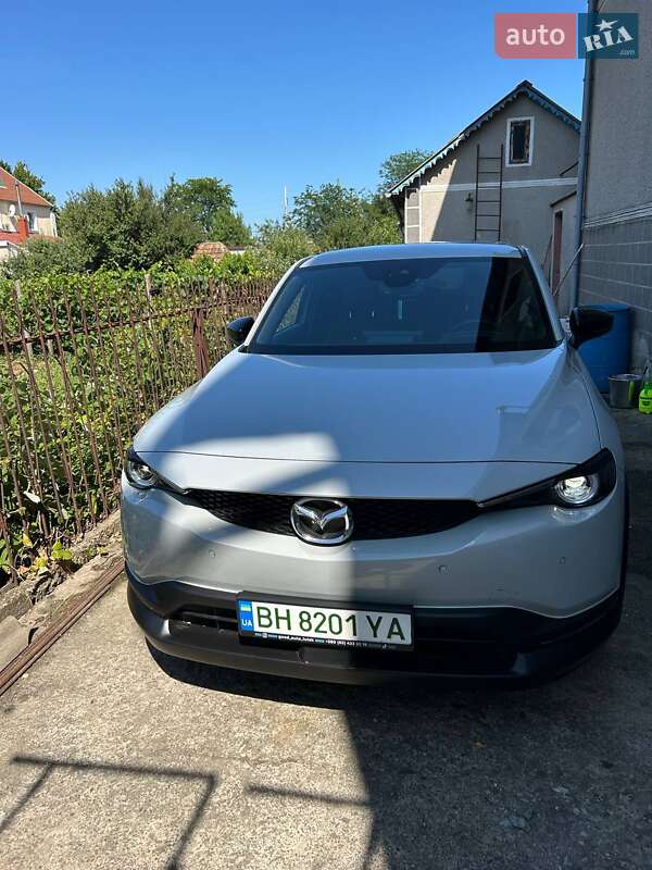 Внедорожник / Кроссовер Mazda MX-30 2020 в Черноморске