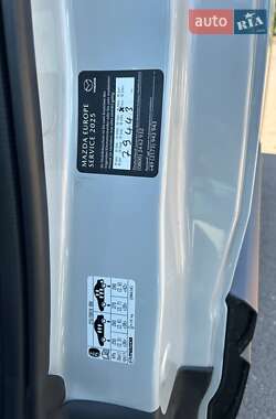 Внедорожник / Кроссовер Mazda MX-30 2020 в 