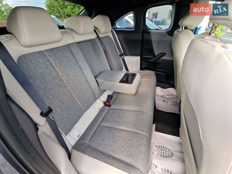 Внедорожник / Кроссовер Mazda MX-30 2020 в Виннице