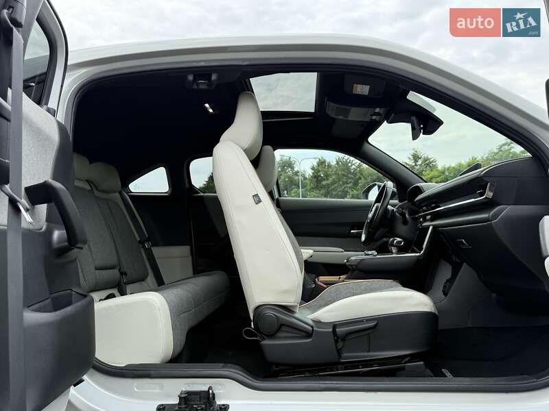 Внедорожник / Кроссовер Mazda MX-30 2021 в Львове