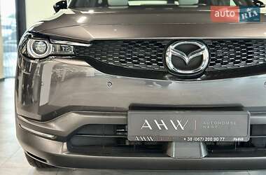 Позашляховик / Кросовер Mazda MX-30 2020 в 