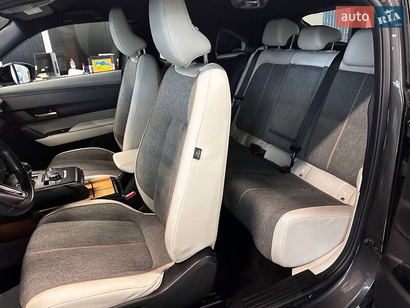 Внедорожник / Кроссовер Mazda MX-30 2020 в Львове