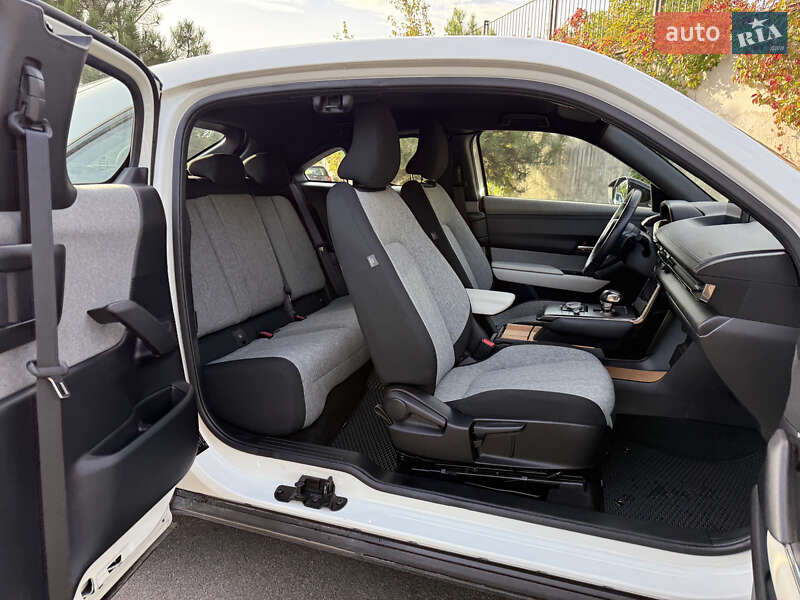 Позашляховик / Кросовер Mazda MX-30 2021 в Рівному