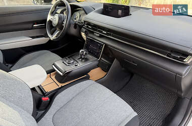 Внедорожник / Кроссовер Mazda MX-30 2021 в 