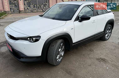 Внедорожник / Кроссовер Mazda MX-30 2023 в 