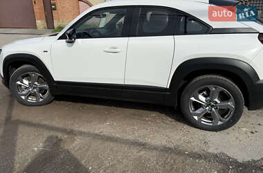 Внедорожник / Кроссовер Mazda MX-30 2023 в 