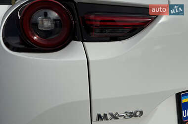 Внедорожник / Кроссовер Mazda MX-30 2023 в 