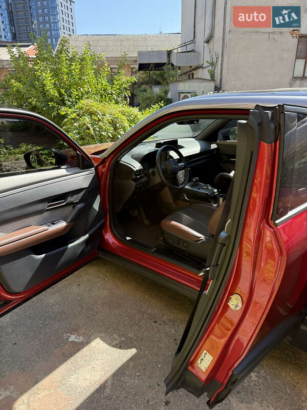 Позашляховик / Кросовер Mazda MX-30 2021 в Києві