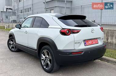Внедорожник / Кроссовер Mazda MX-30 2020 в 