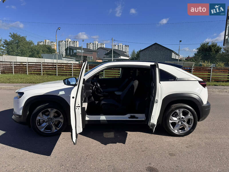 Внедорожник / Кроссовер Mazda MX-30 2021 в Киеве