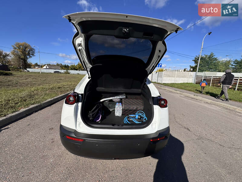 Внедорожник / Кроссовер Mazda MX-30 2021 в Киеве