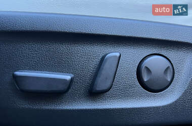 Позашляховик / Кросовер Mazda MX-30 2020 в 