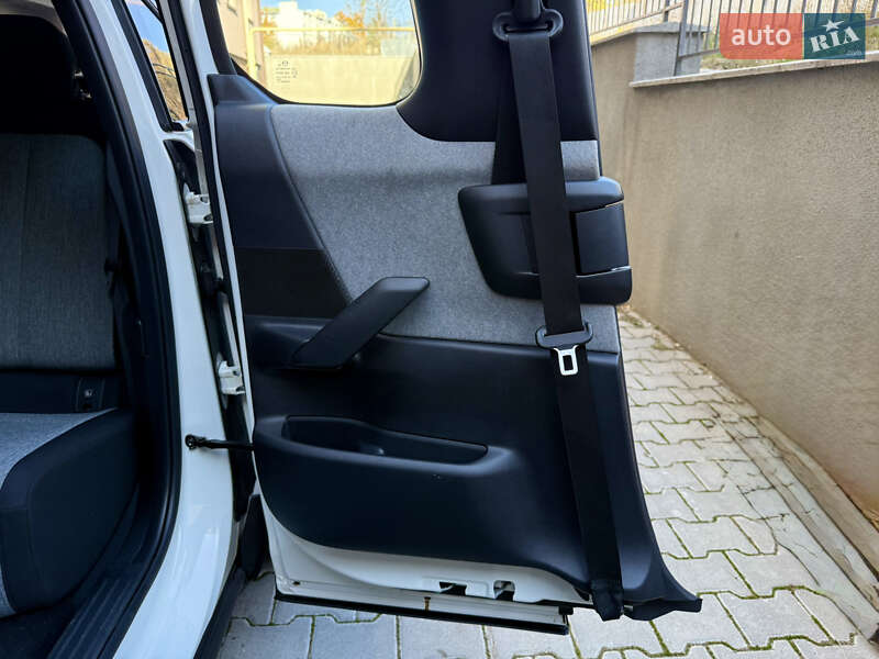 Внедорожник / Кроссовер Mazda MX-30 2021 в Тернополе фото 47 Внедорожник / Кроссовер Mazda MX-30 2021 в Тернополе