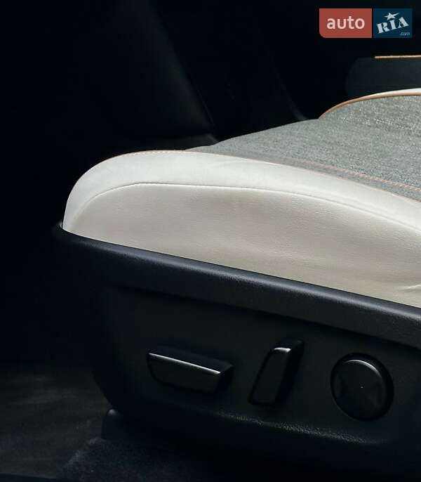 Позашляховик / Кросовер Mazda MX-30 2021 в Івано-Франківську