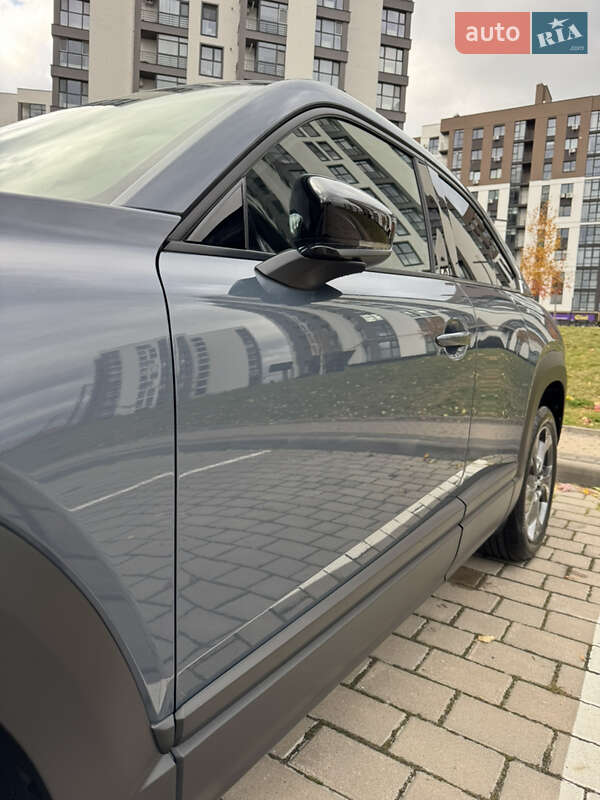 Внедорожник / Кроссовер Mazda MX-30 2021 в Луцке