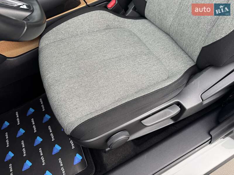 Внедорожник / Кроссовер Mazda MX-30 2021 в Ровно