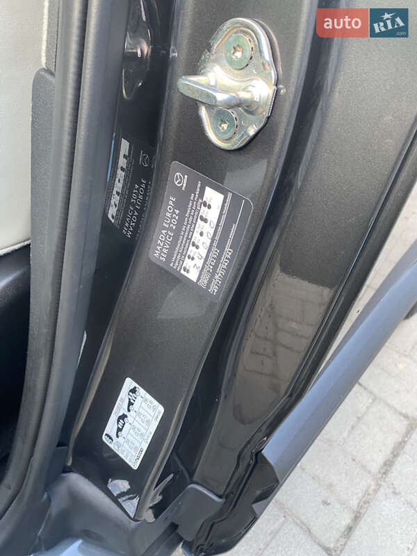 Внедорожник / Кроссовер Mazda MX-30 2021 в Киеве