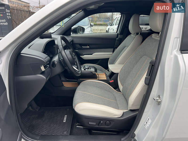 Внедорожник / Кроссовер Mazda MX-30 2020 в Черновцах