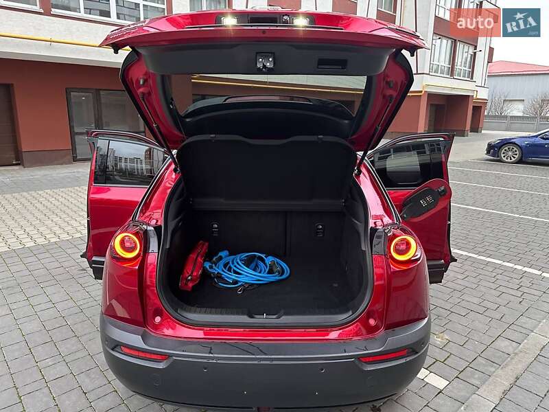 Внедорожник / Кроссовер Mazda MX-30 2022 в Ивано-Франковске