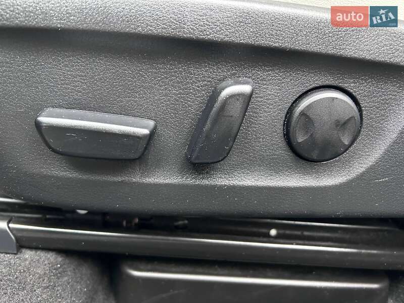 Позашляховик / Кросовер Mazda MX-30 2020 в Тлумачі