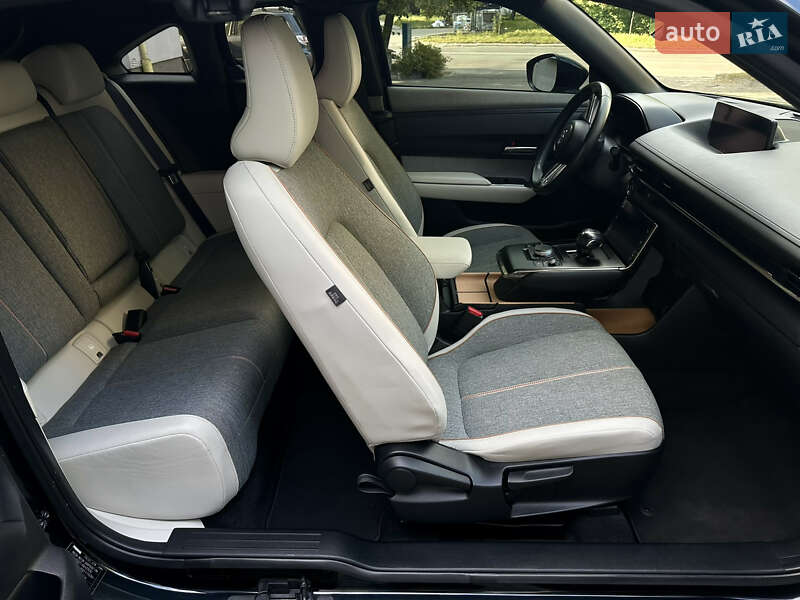 Внедорожник / Кроссовер Mazda MX-30 2021 в Ивано-Франковске