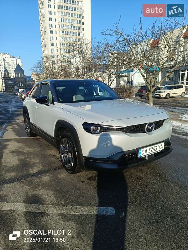 Внедорожник / Кроссовер Mazda MX-30 2020 в Черкассах