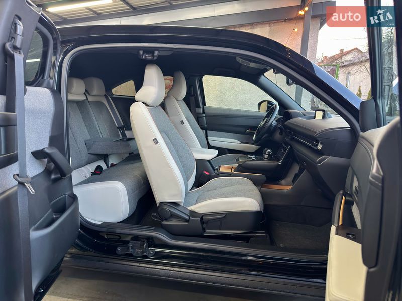 Внедорожник / Кроссовер Mazda MX-30 2021 в Дрогобыче