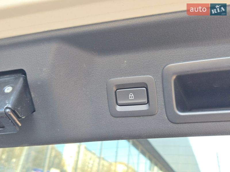 Позашляховик / Кросовер Mazda MX-30 2020 в Києві