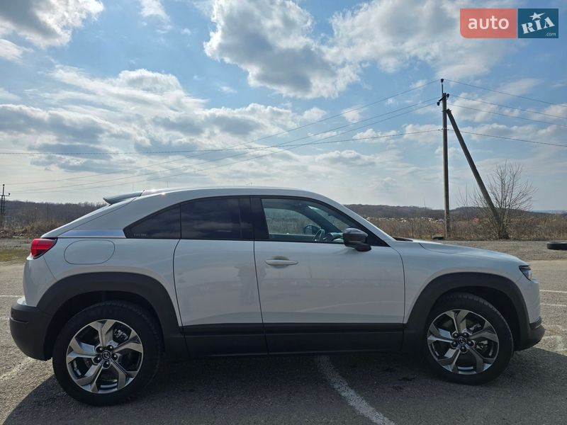 Внедорожник / Кроссовер Mazda MX-30 2020 в Виннице