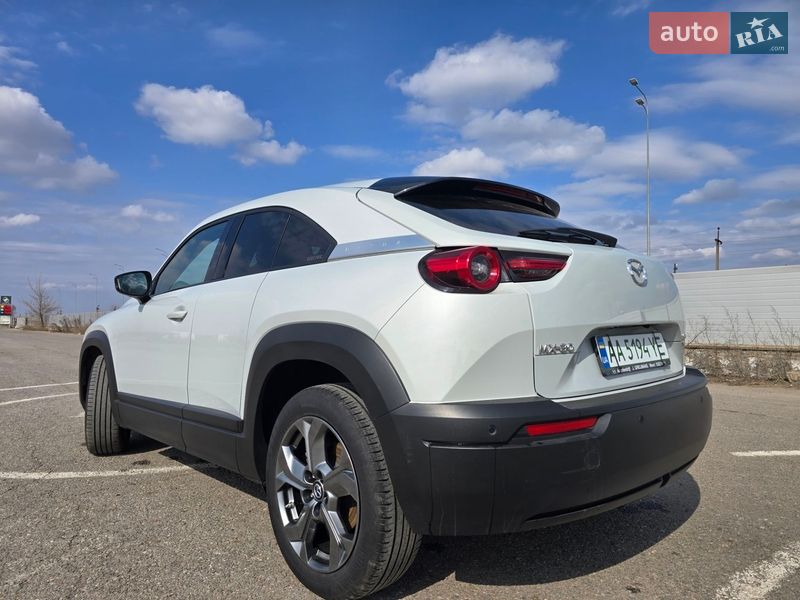 Внедорожник / Кроссовер Mazda MX-30 2020 в Виннице